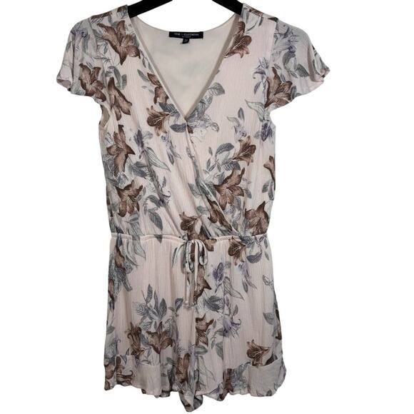 One Clothing Floral Shorts Romper Medium Blush Pink Printed Summer Cute - Picture 1 of 7